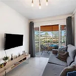 Luxury & Comfort En Torre Del Sol, Playa De Americas Διαμέρισμα *