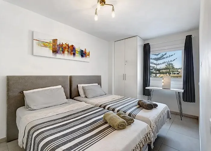 Luxury & Comfort En Torre Del Sol, Playa De Americas Lägenhet